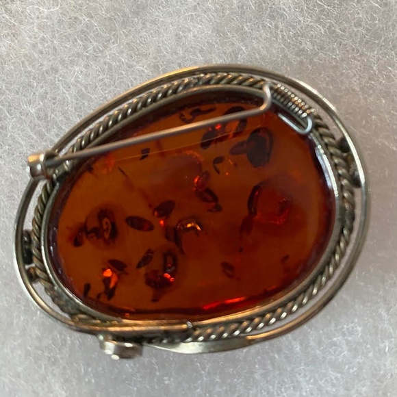 Vintage Russian Amber Brooch - Picture 5 of 6